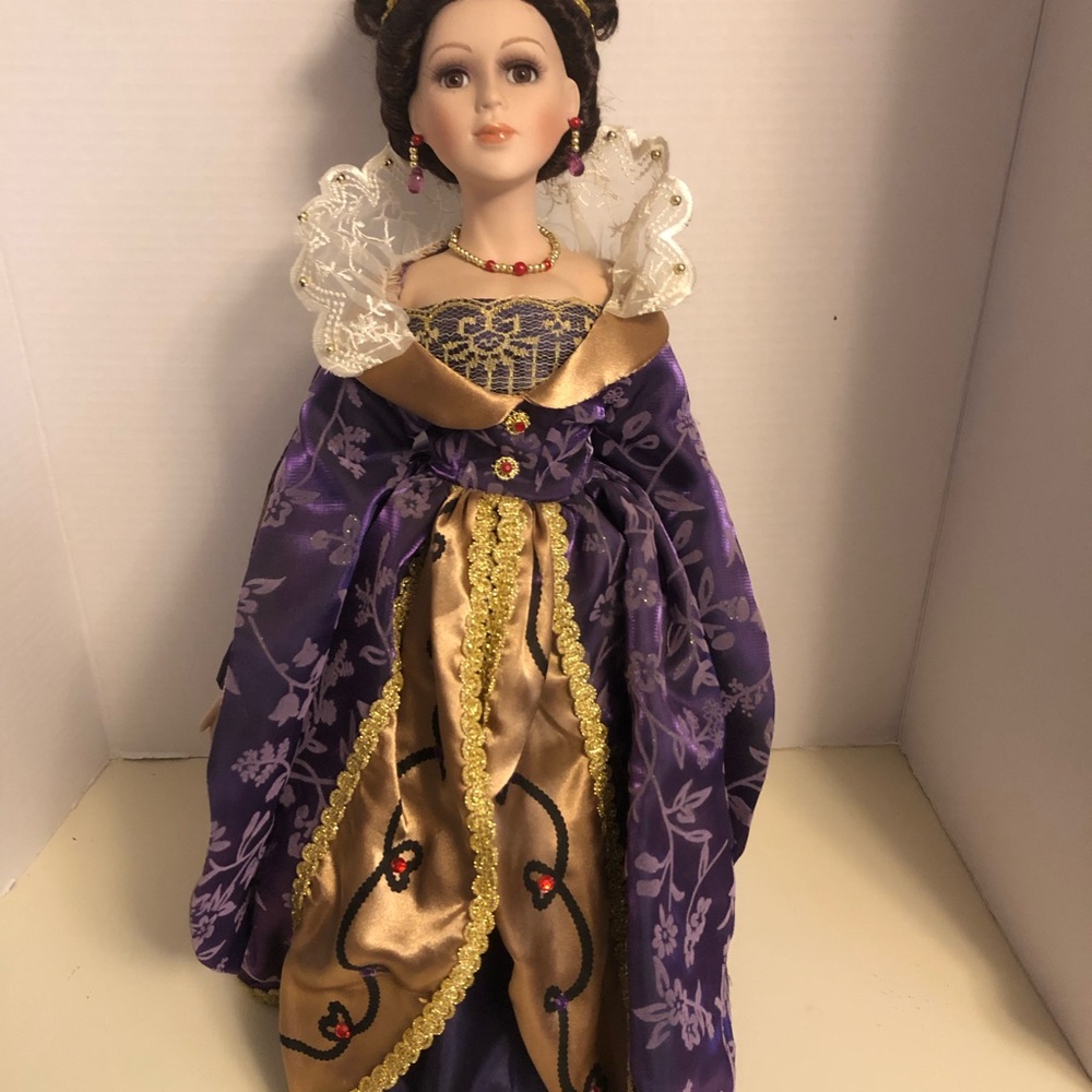Gorgeous Porcelain Doll (Collectors Item)